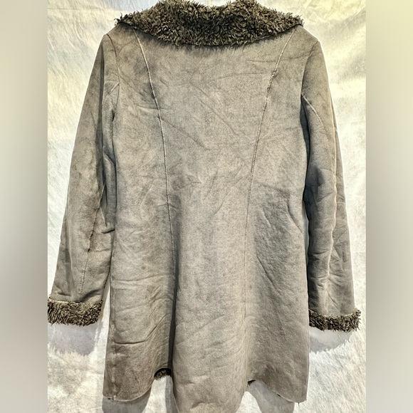 Monoreno Charcoal Gray button front faux suede size large coat - Picture 2 of 5